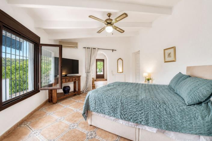 Image No.21-2 Bed Villa / Detached for sale