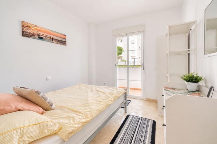 Image No.20-3 Bed Apartment for sale