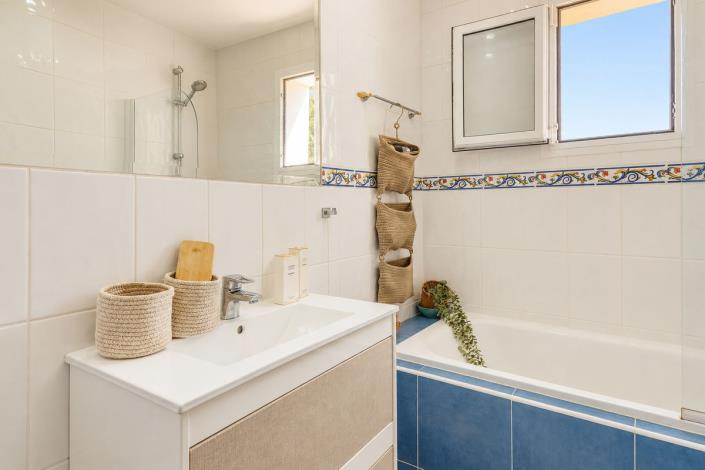 Image No.17-2 Bed Apartment for sale