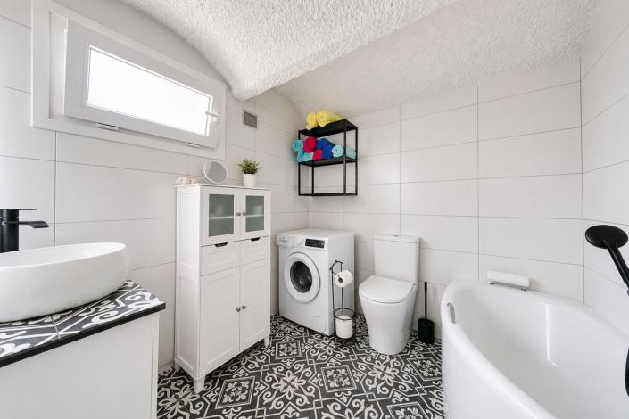 Image No.24-3 Bed Townhouse for sale