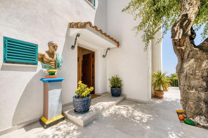 Image No.14-Villa for sale