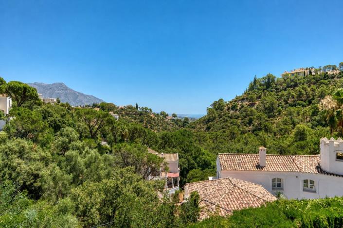 Image No.53-Villa for sale
