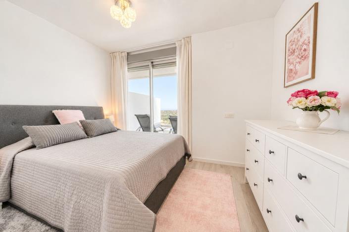 Image No.18-3 Bed Apartment for sale