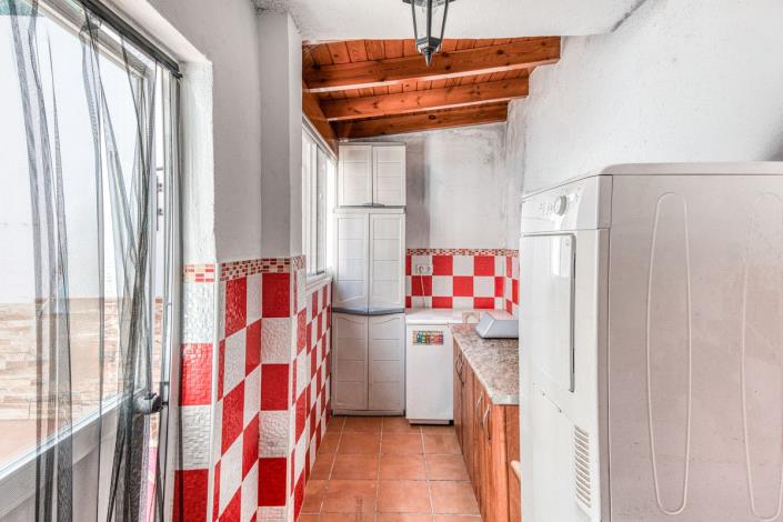 Image No.19-4 Bed Townhouse for sale