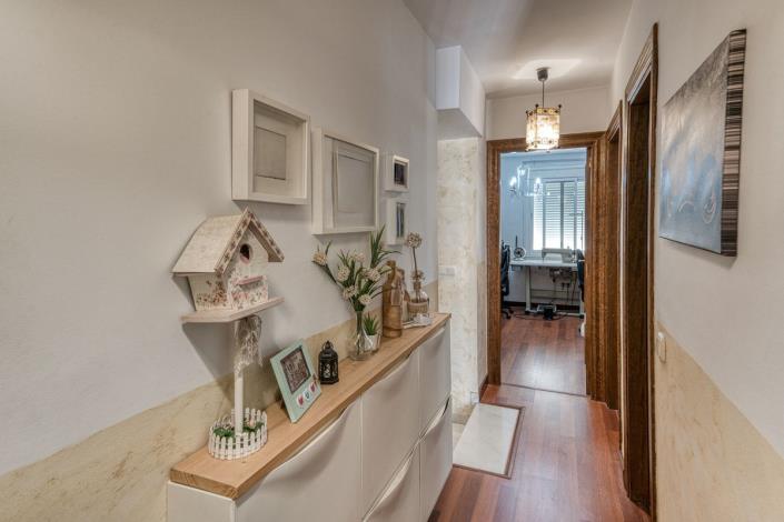Image No.26-4 Bed Townhouse for sale