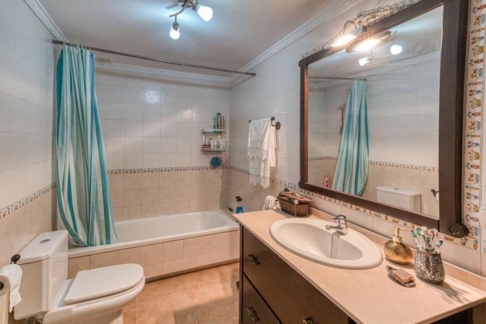 Image No.27-4 Bed Townhouse for sale