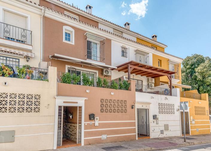 Image No.32-4 Bed Townhouse for sale