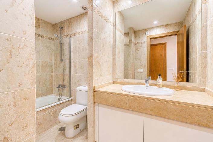 Image No.17-2 Bed Apartment for sale