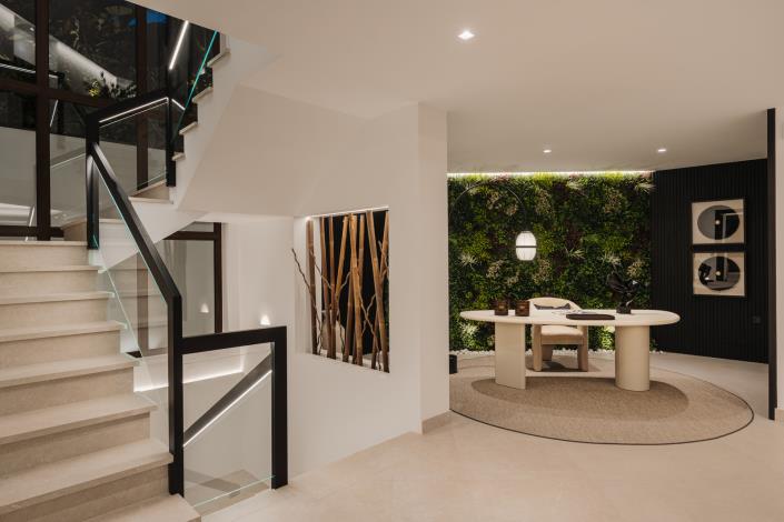 Image No.18-5 Bed Apartment for sale