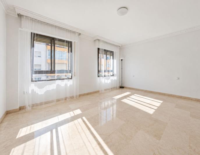 Image No.19-3 Bed Apartment for sale