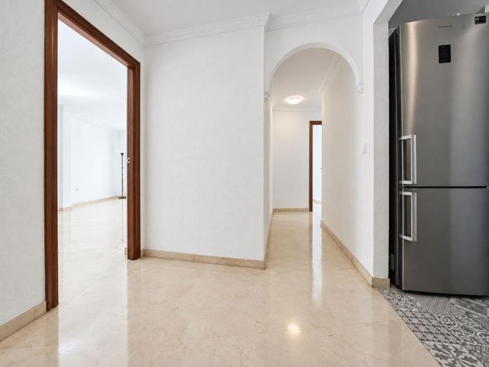 Image No.27-3 Bed Apartment for sale