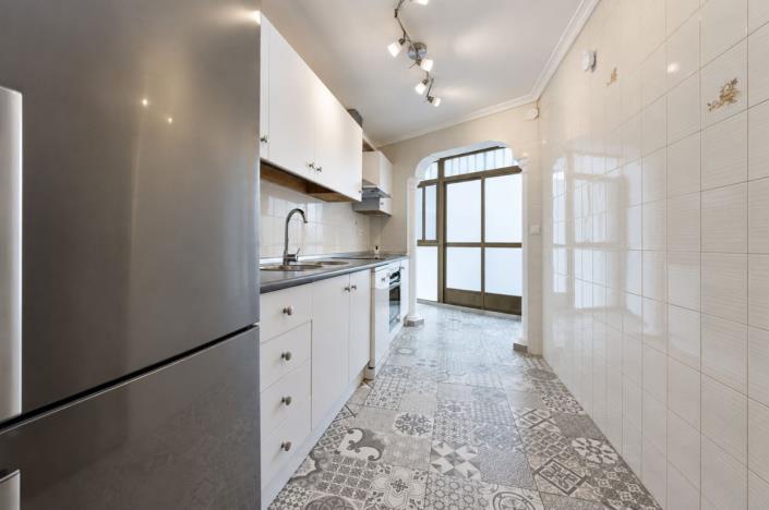 Image No.28-3 Bed Apartment for sale