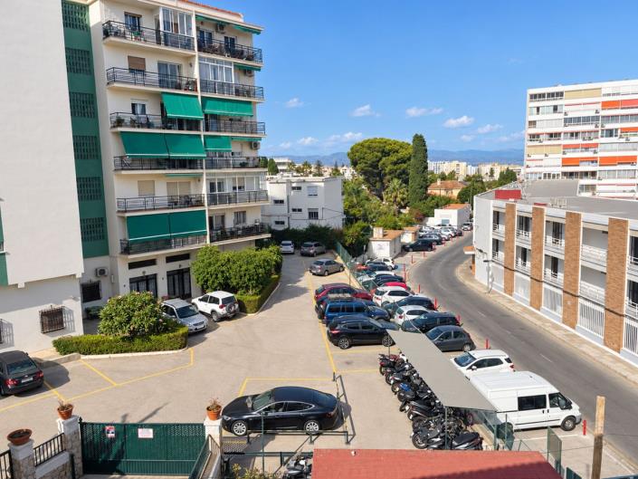 Image No.18-3 Bed Apartment for sale