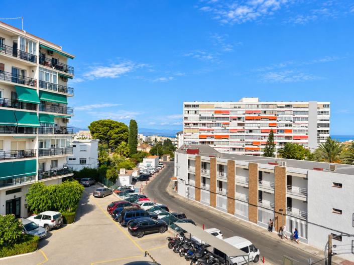 Image No.22-3 Bed Apartment for sale
