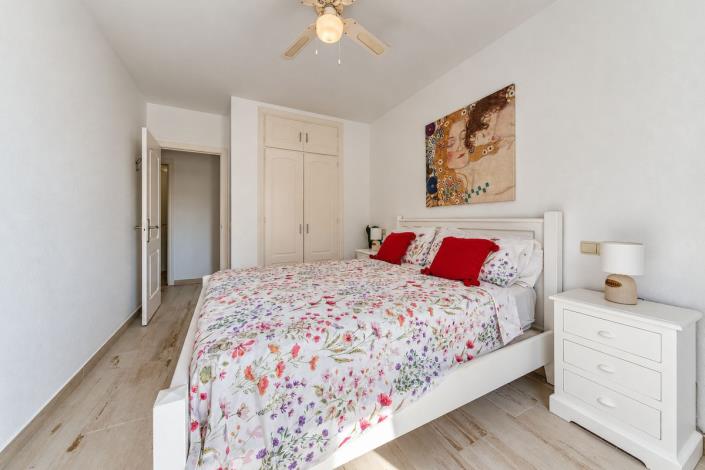 Image No.18-2 Bed Apartment for sale