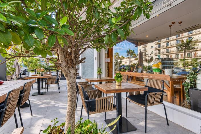 Image No.7-2 Bed Restaurant for sale