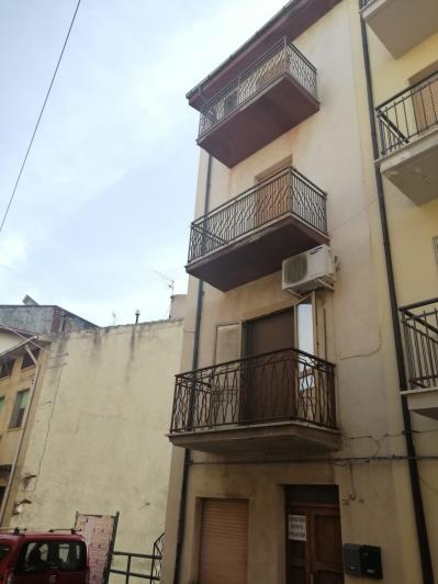 Image No.18-2 Bed Townhouse for sale