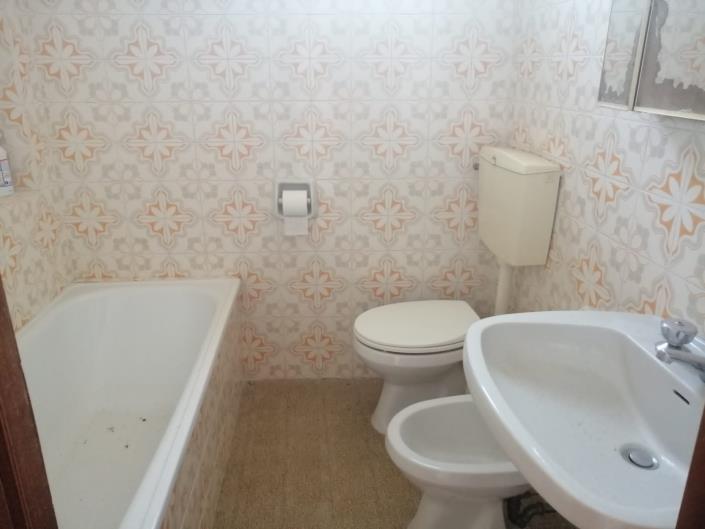 Image No.15-2 Bed Townhouse for sale