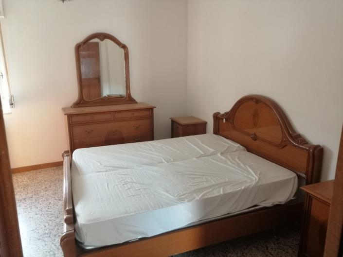 Image No.12-2 Bed Townhouse for sale