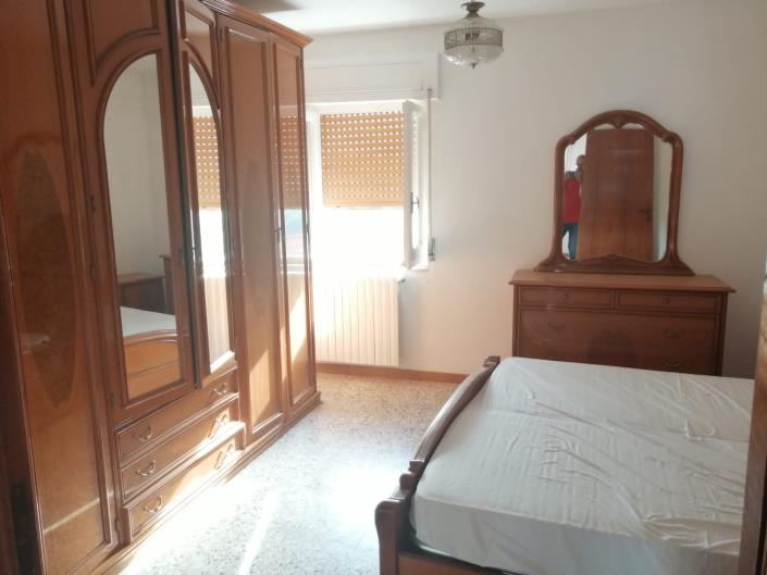 Image No.13-2 Bed Townhouse for sale