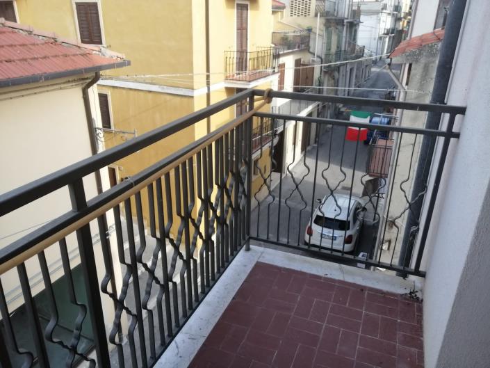 Image No.10-2 Bed Townhouse for sale