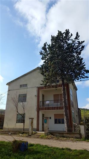 Image No.27-Villa / Détaché de 4 chambres à vendre à Abruzzes