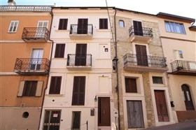 Image No.2-Maison de ville de 3 chambres à vendre à Palombaro