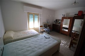 Image No.13-4 Bed Villa / Detached for sale