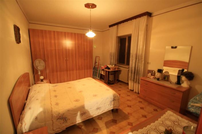 Image No.17-4 Bed Villa / Detached for sale