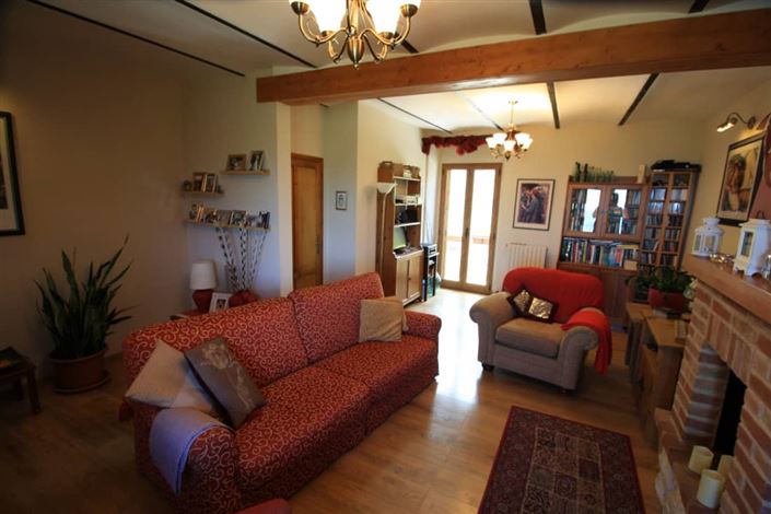 Image No.11-3 Bed Townhouse for sale