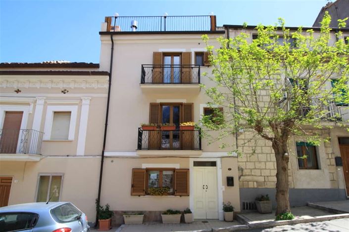 Image No.16-3 Bed Townhouse for sale