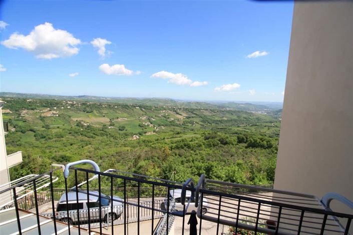 Image No.29-3 Bed Townhouse for sale