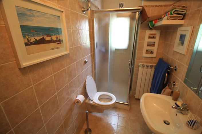 Image No.28-3 Bed Townhouse for sale