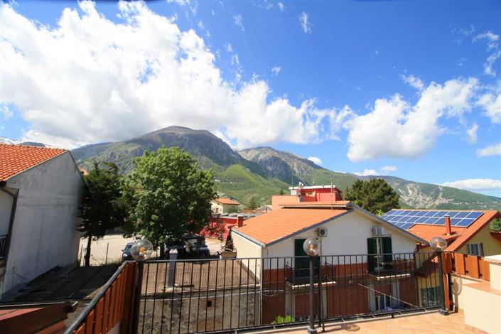 Image No.34-3 Bed Townhouse for sale