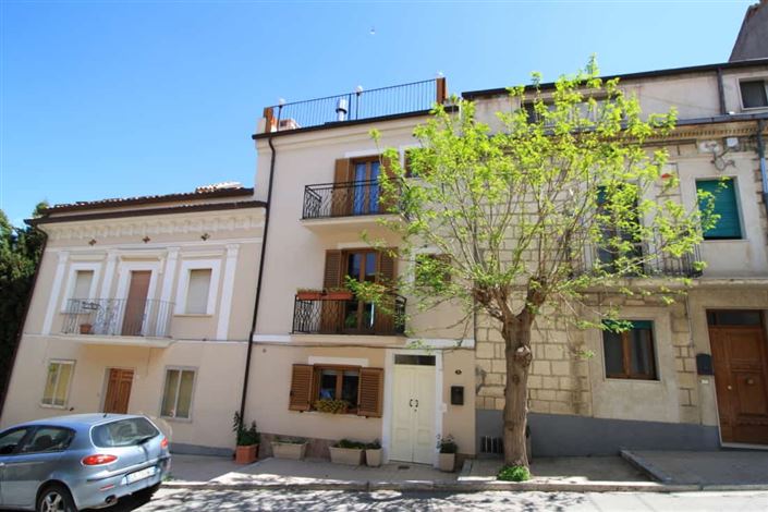 Image No.36-3 Bed Townhouse for sale