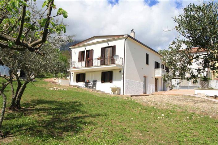 Image No.2-3 Bed Villa / Detached for sale