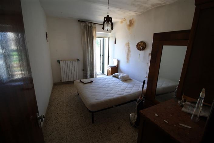 Image No.16-2 Bed Townhouse for sale