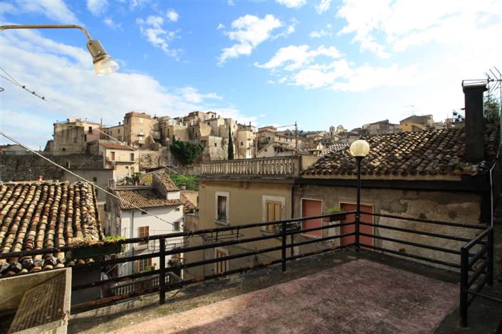 Image No.5-2 Bed Townhouse for sale