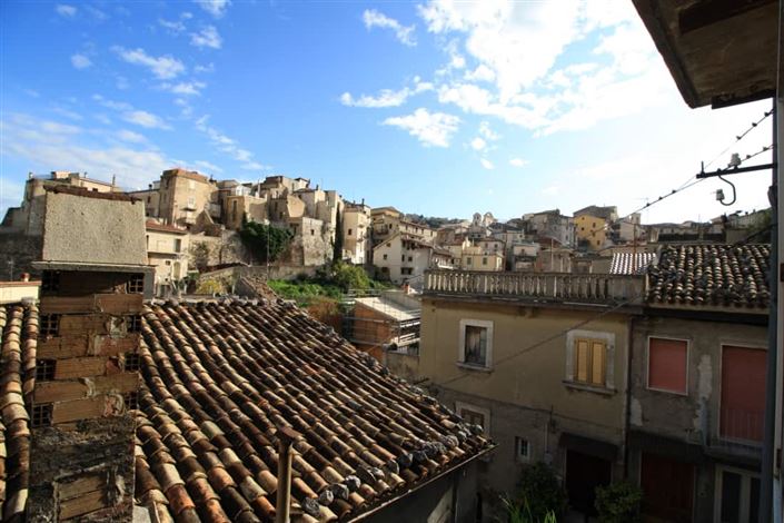 Image No.25-2 Bed Townhouse for sale