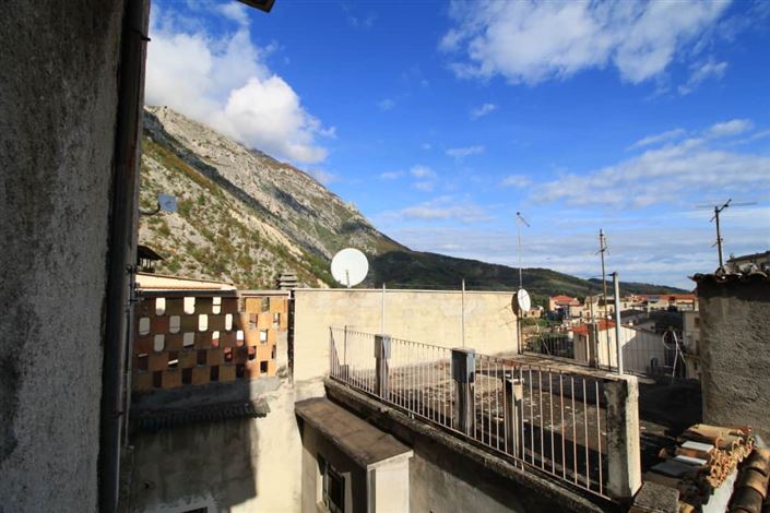 Image No.27-2 Bed Townhouse for sale