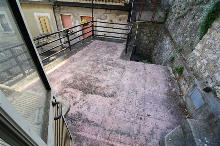 Image No.26-2 Bed Townhouse for sale