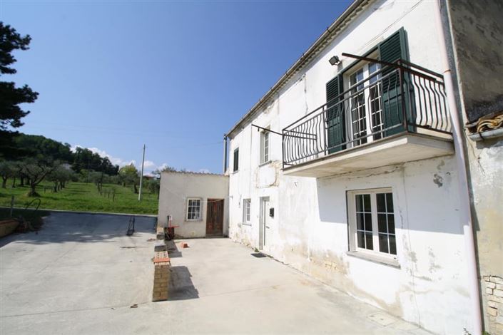 Image No.8-2 Bed Villa / Detached for sale