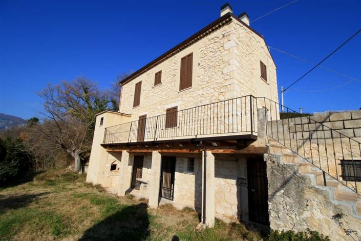 Image No.2-4 Bed Villa / Detached for sale