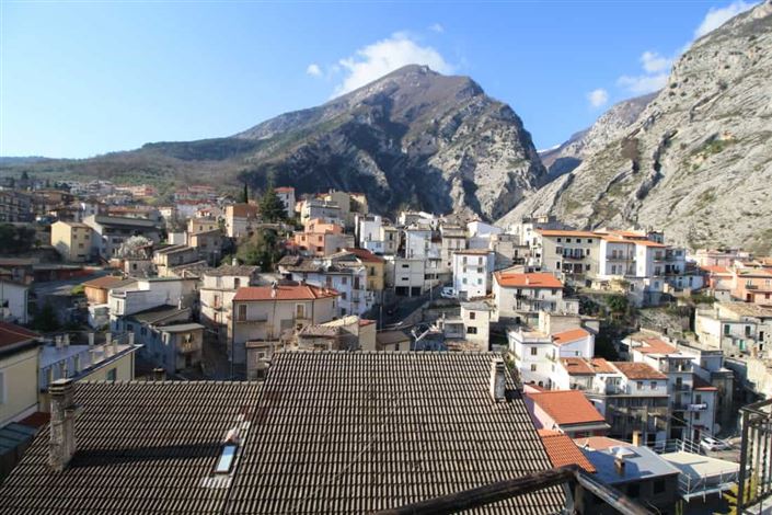 Image No.4-3 Bed Townhouse for sale