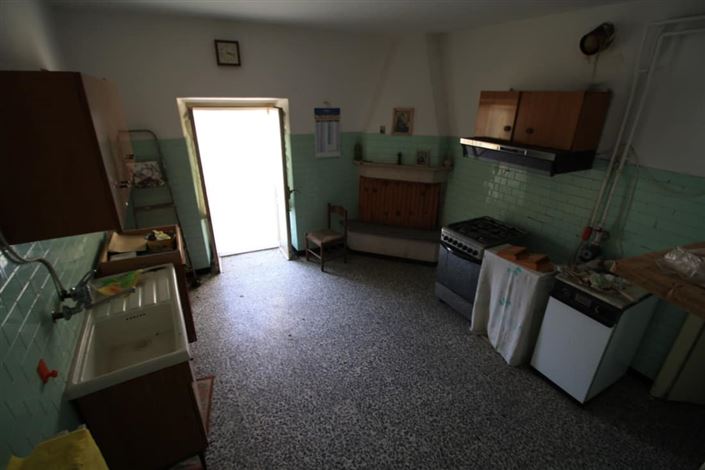 Image No.8-3 Bed Townhouse for sale