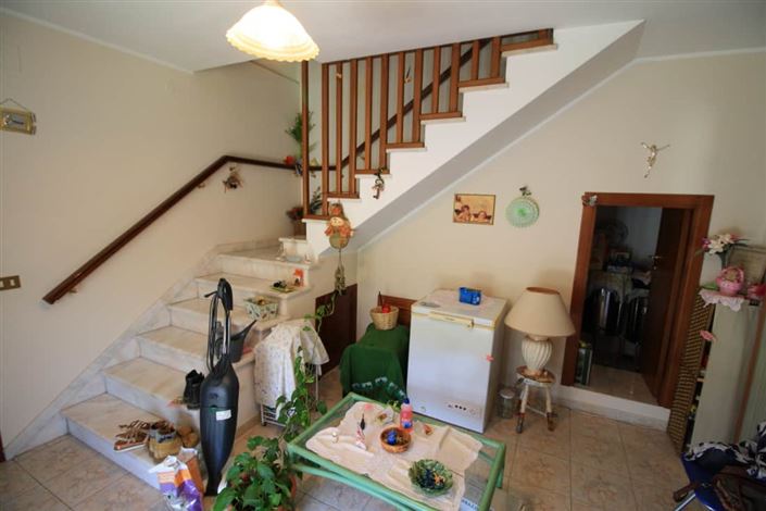 Image No.4-5 Bed House for sale