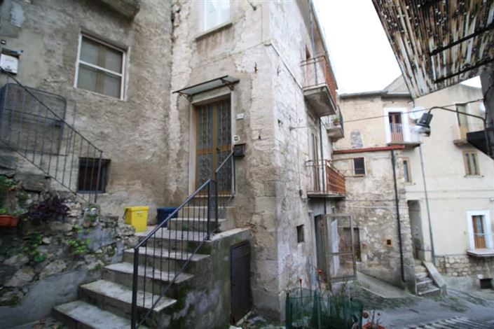 Image No.16-2 Bed Townhouse for sale