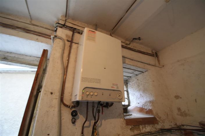 Image No.17-2 Bed Townhouse for sale