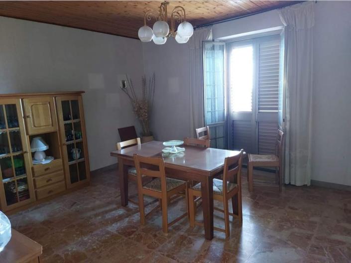 Image No.13-3 Bed House for sale