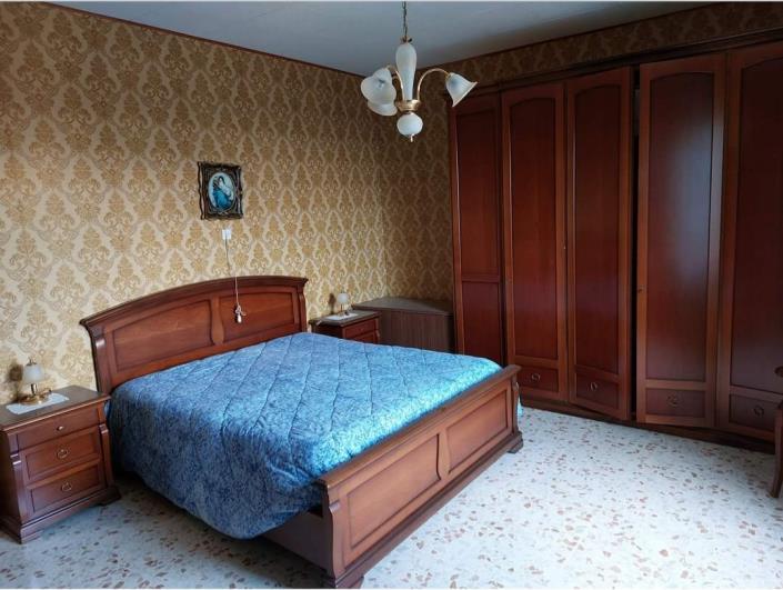 Image No.22-3 Bed House for sale